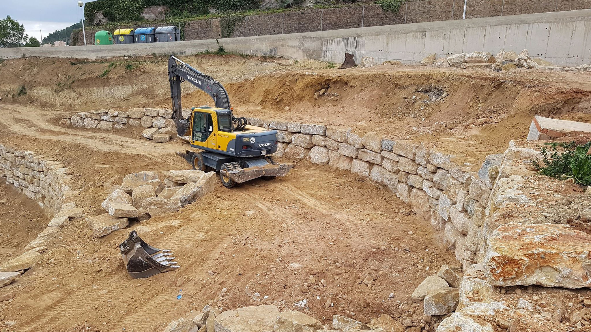 Construcción de muros de escollera